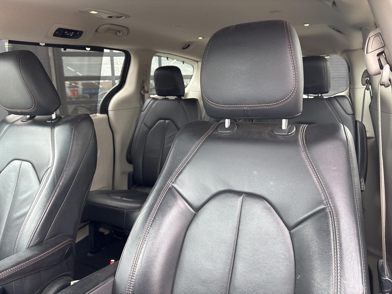 2017 Chrysler Pacifica Touring L   Nav   Leather   Tow Pkg Photo