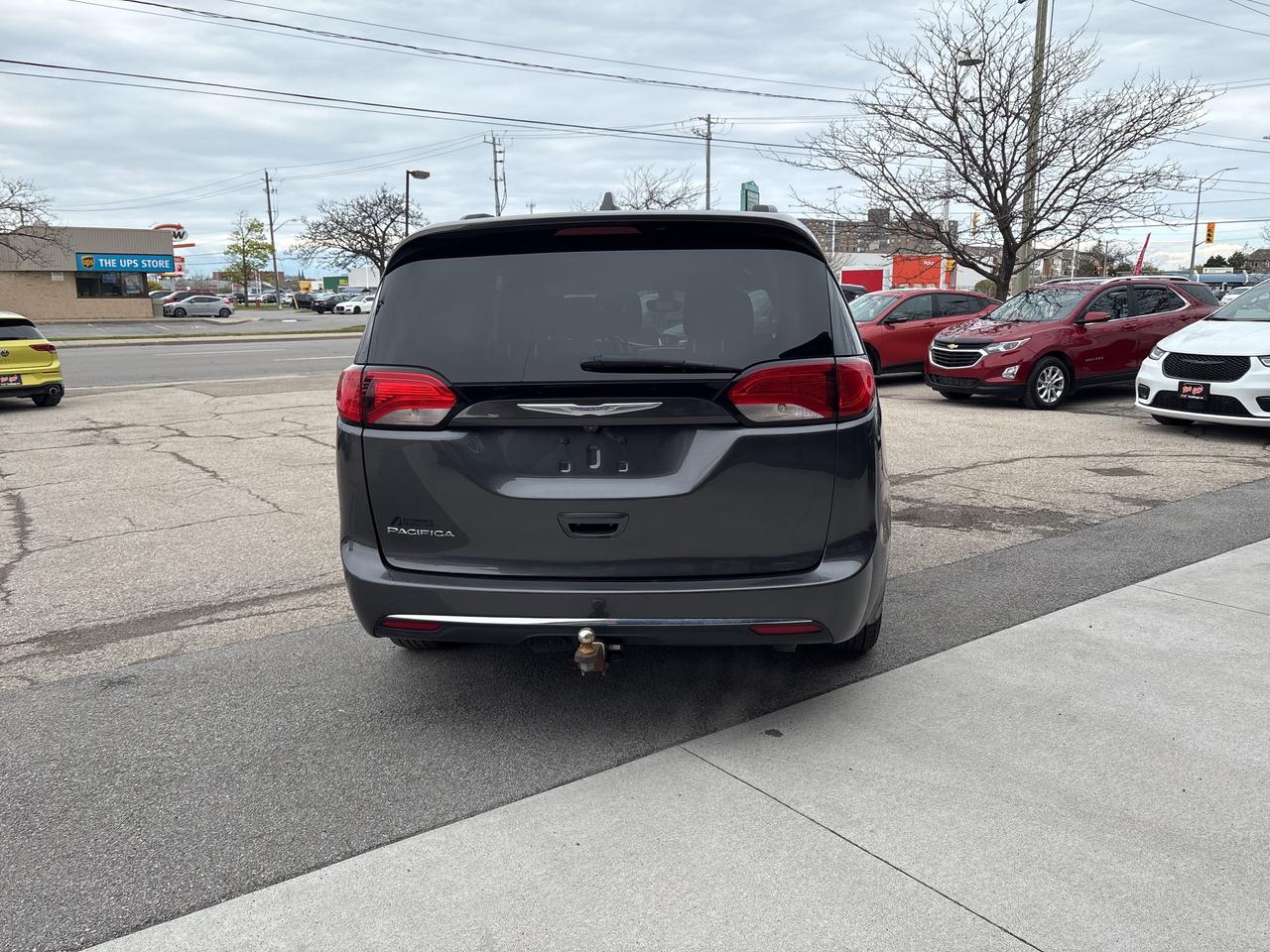 2017 Chrysler Pacifica Touring L   Nav   Leather   Tow Pkg Photo