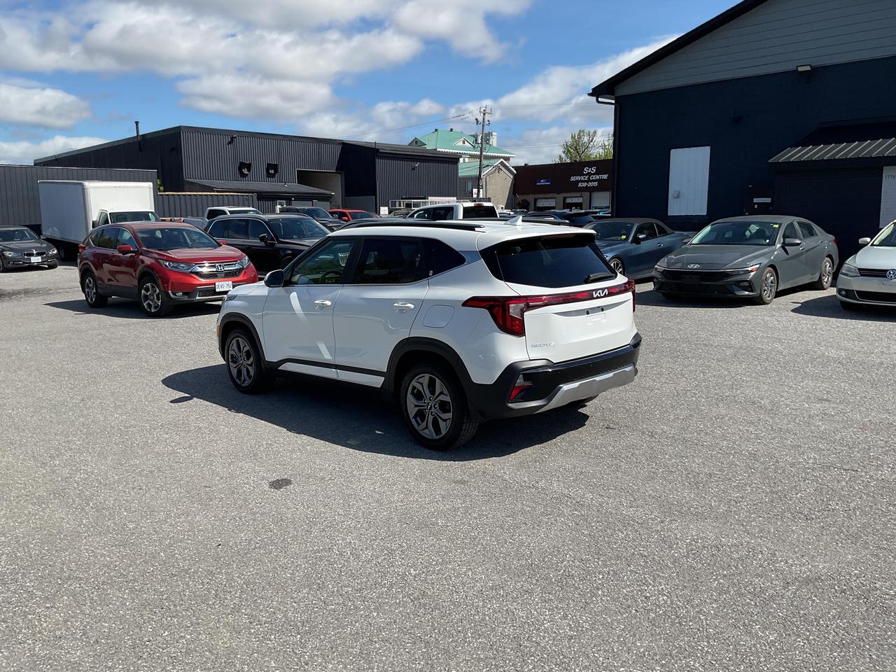 2025 Kia Seltos  Photo4