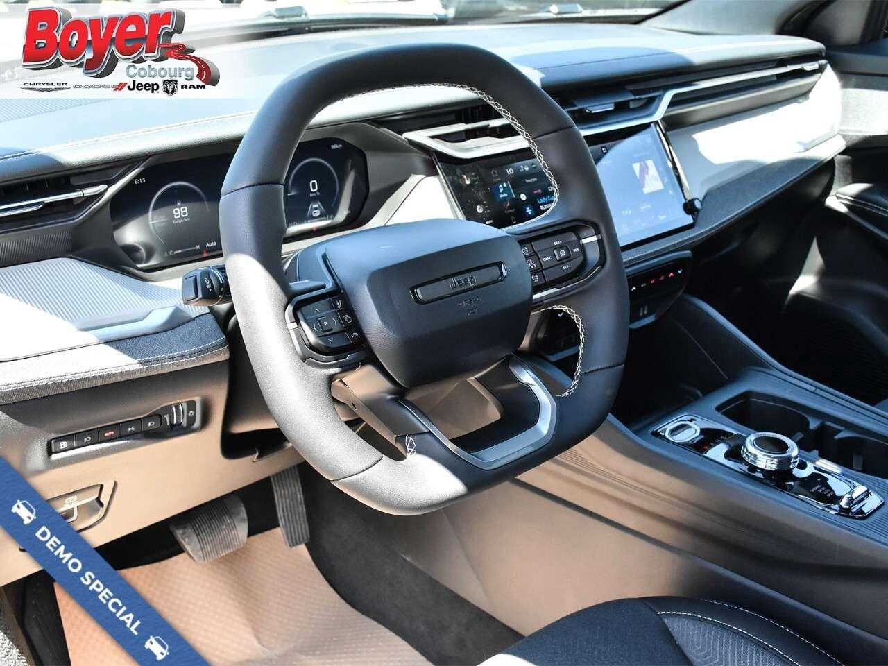 2026 Jeep Cherokee LAREDO 4x4 Photo