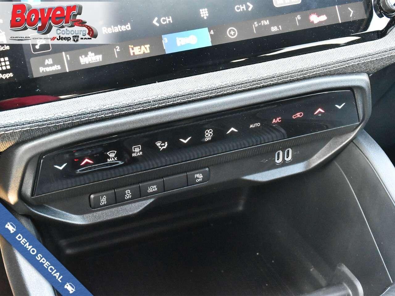 2026 Jeep Cherokee LAREDO 4x4 Photo