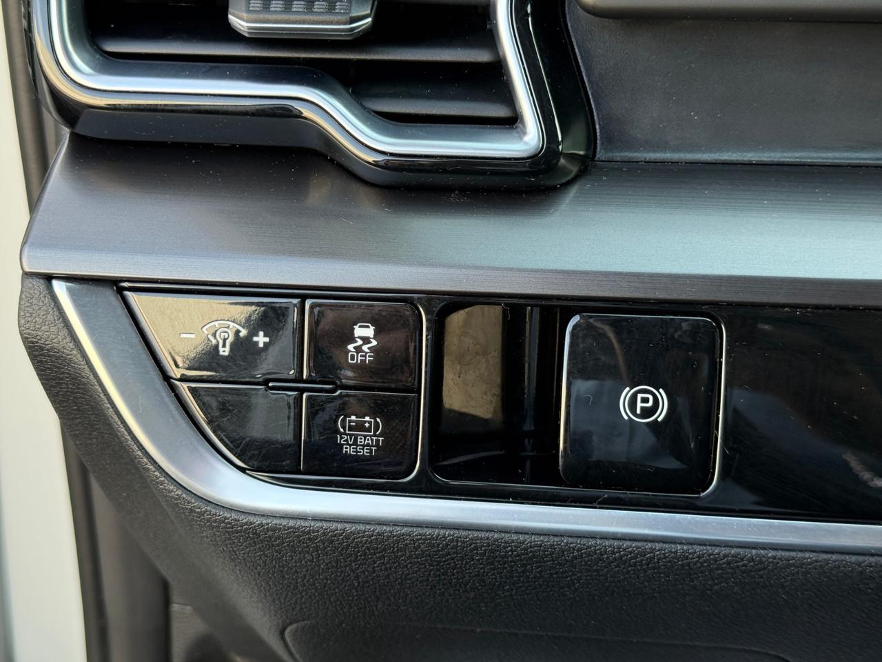 2023 Kia Sportage EX    AWD   HYBRID   NO ACCIDENT Photo
