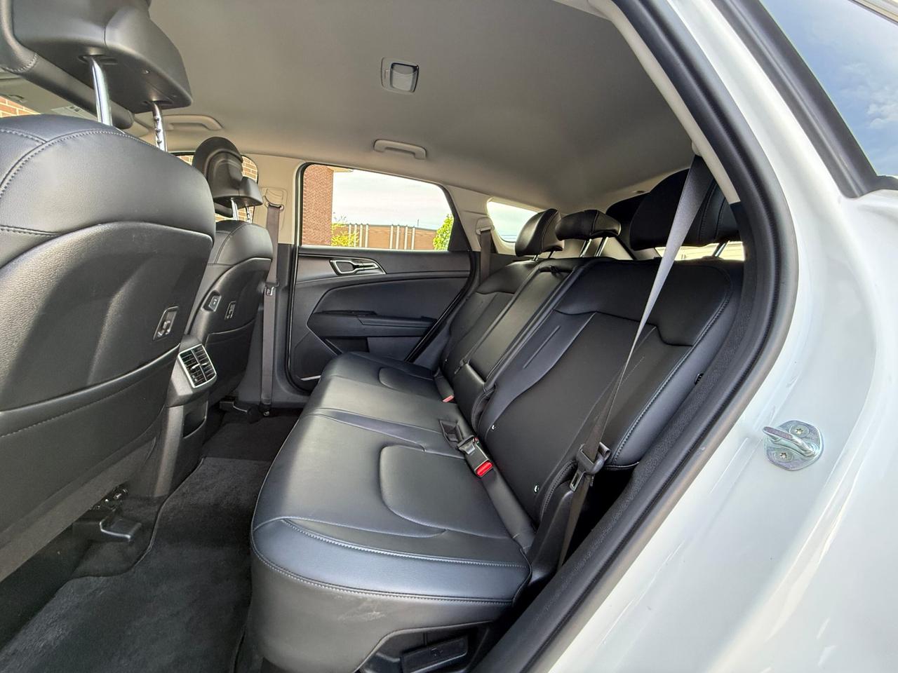 2023 Kia Sportage EX    AWD   HYBRID   NO ACCIDENT Photo