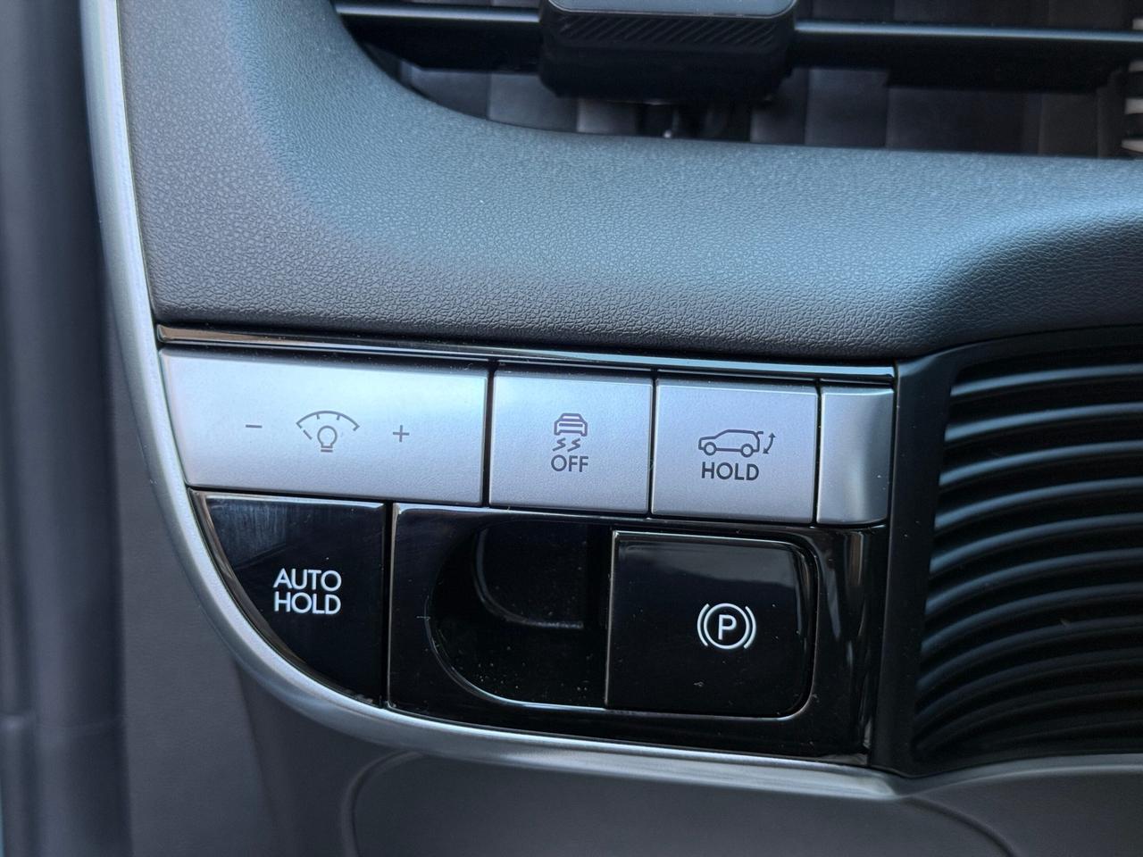 2023 Hyundai IONIQ 5 LUXURY   LONG RANGE   AWD   NO ACCIDENT   VENTILAT Photo