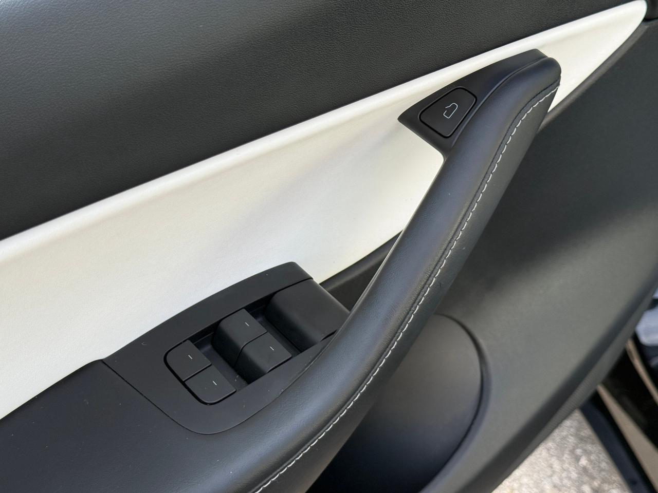 2022 Tesla Model Y LONG RANGE   AWD   NO ACCIDENT Photo
