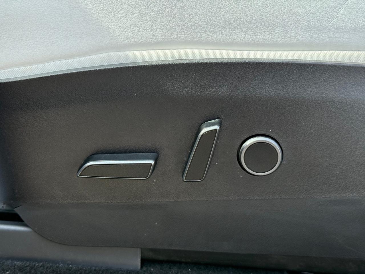2022 Tesla Model Y LONG RANGE   AWD   NO ACCIDENT Photo