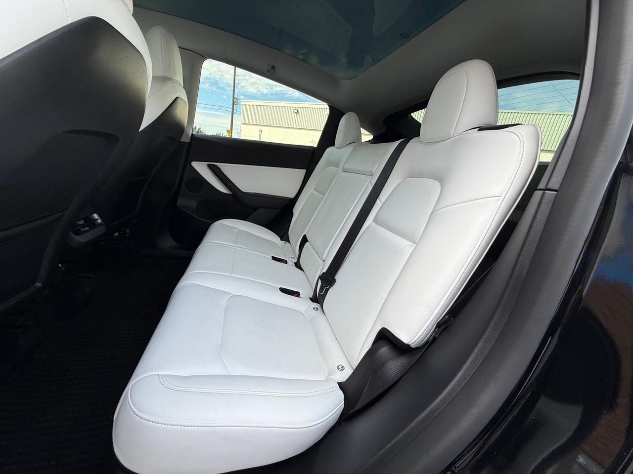 2022 Tesla Model Y LONG RANGE   AWD   NO ACCIDENT Photo