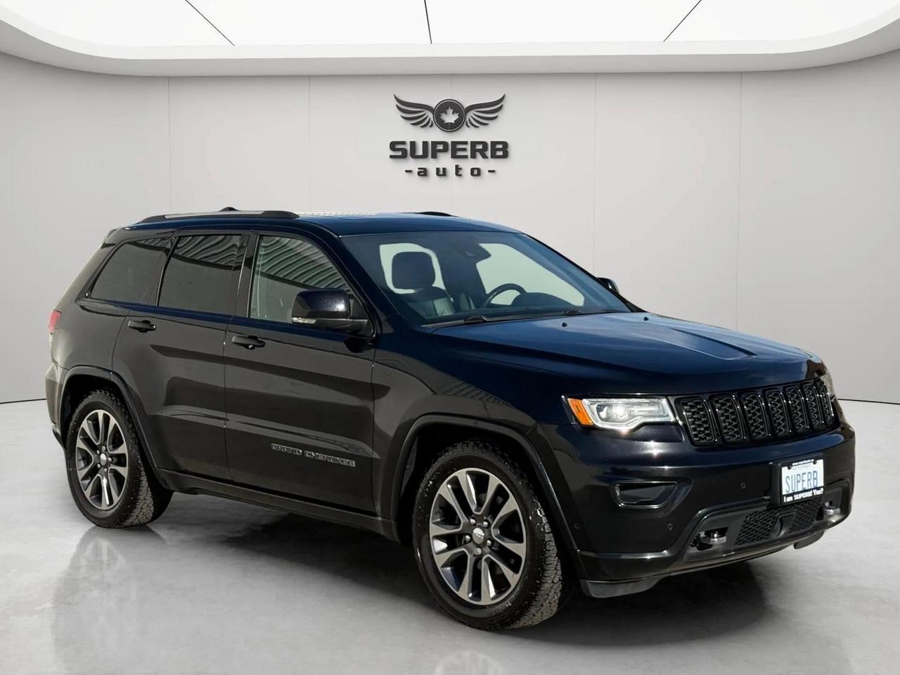 2017 Jeep Grand Cherokee OVERLAND   4WD   AIR SUSPENSION   PANORAMIC SUNROO Photo2
