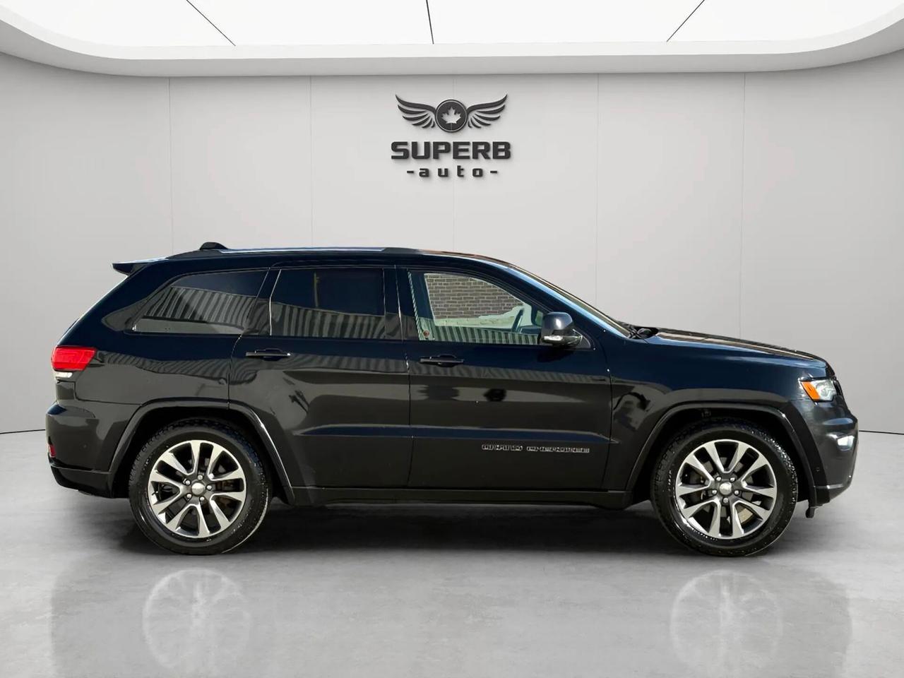 2017 Jeep Grand Cherokee OVERLAND   4WD   AIR SUSPENSION   PANORAMIC SUNROO Photo