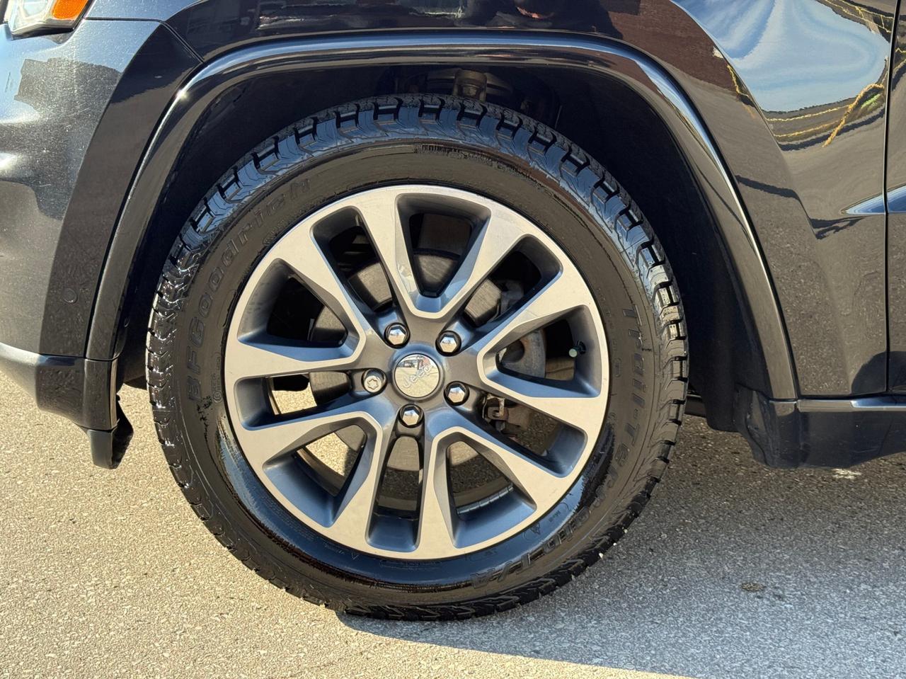 2017 Jeep Grand Cherokee OVERLAND   4WD   AIR SUSPENSION   PANORAMIC SUNROO Photo