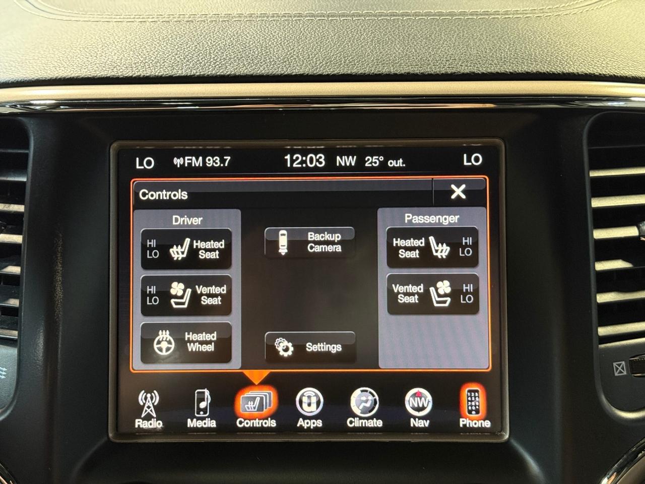 2017 Jeep Grand Cherokee OVERLAND   4WD   AIR SUSPENSION   PANORAMIC SUNROO Photo