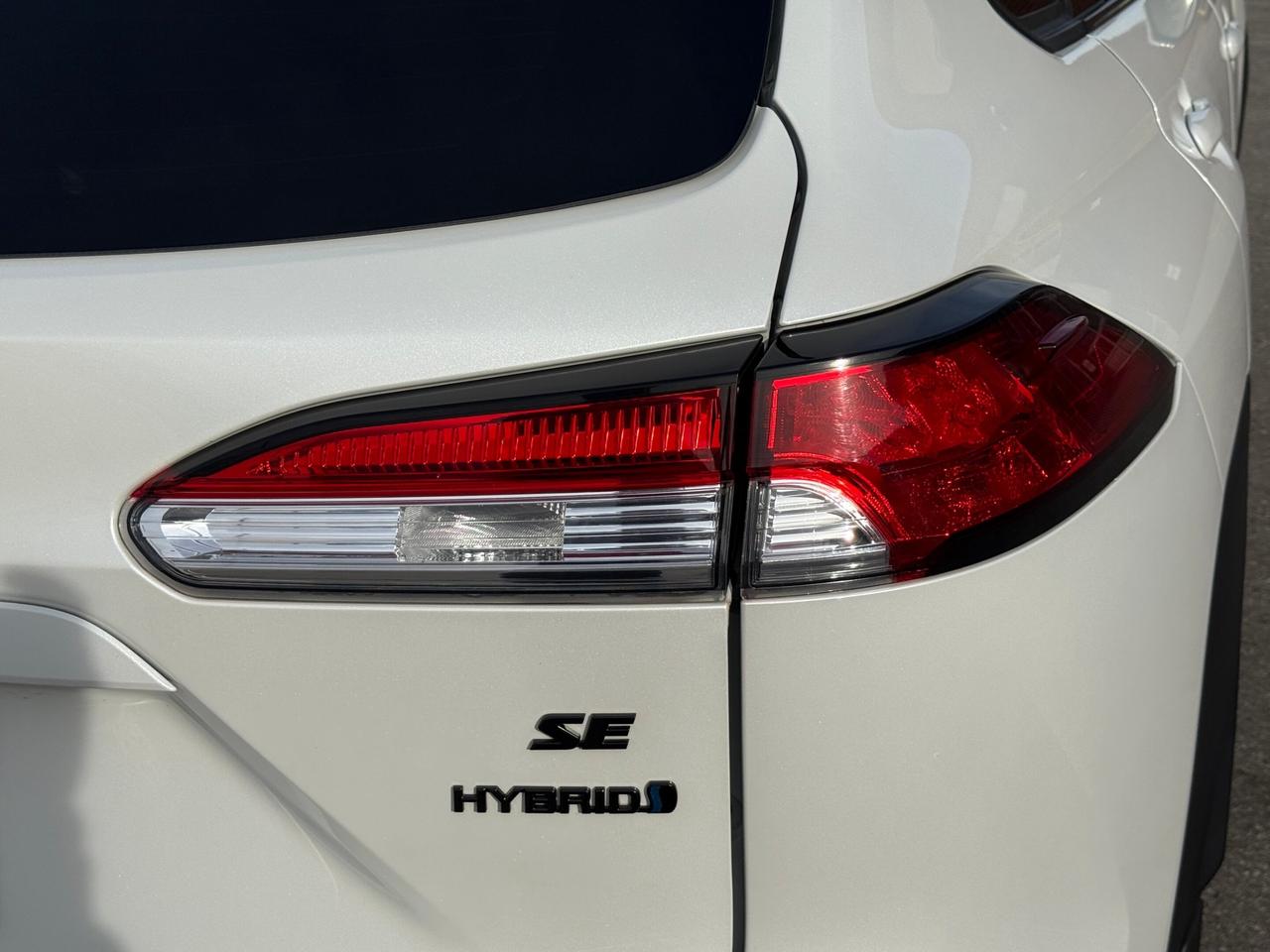 2023 Toyota Corolla Cross SE   AWD   HYBRID   NO ACCIDENT Photo