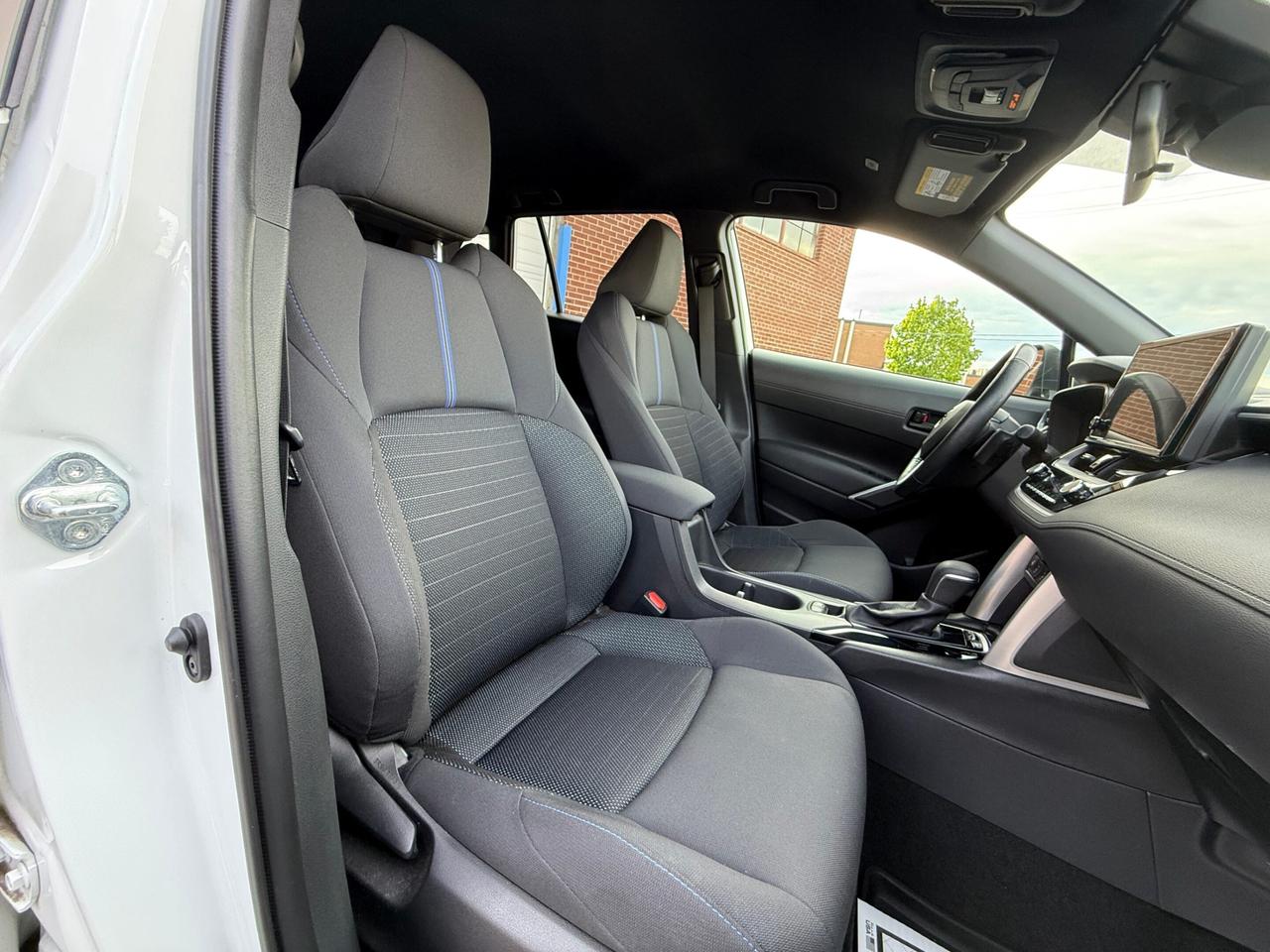 2023 Toyota Corolla Cross SE   AWD   HYBRID   NO ACCIDENT Photo