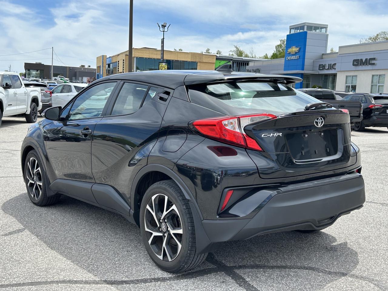2019 Toyota C-HR FWD Photo
