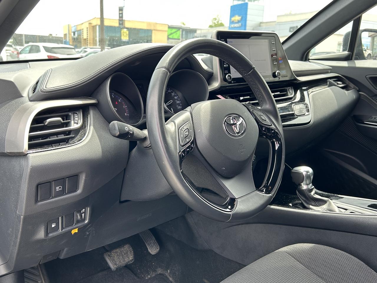 2019 Toyota C-HR FWD Photo