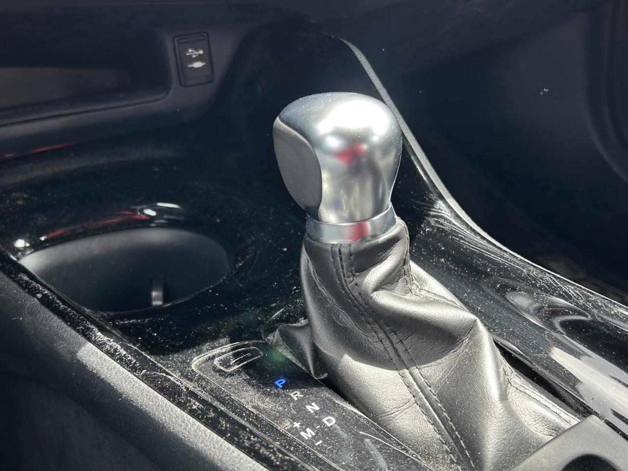 2019 Toyota C-HR FWD Photo