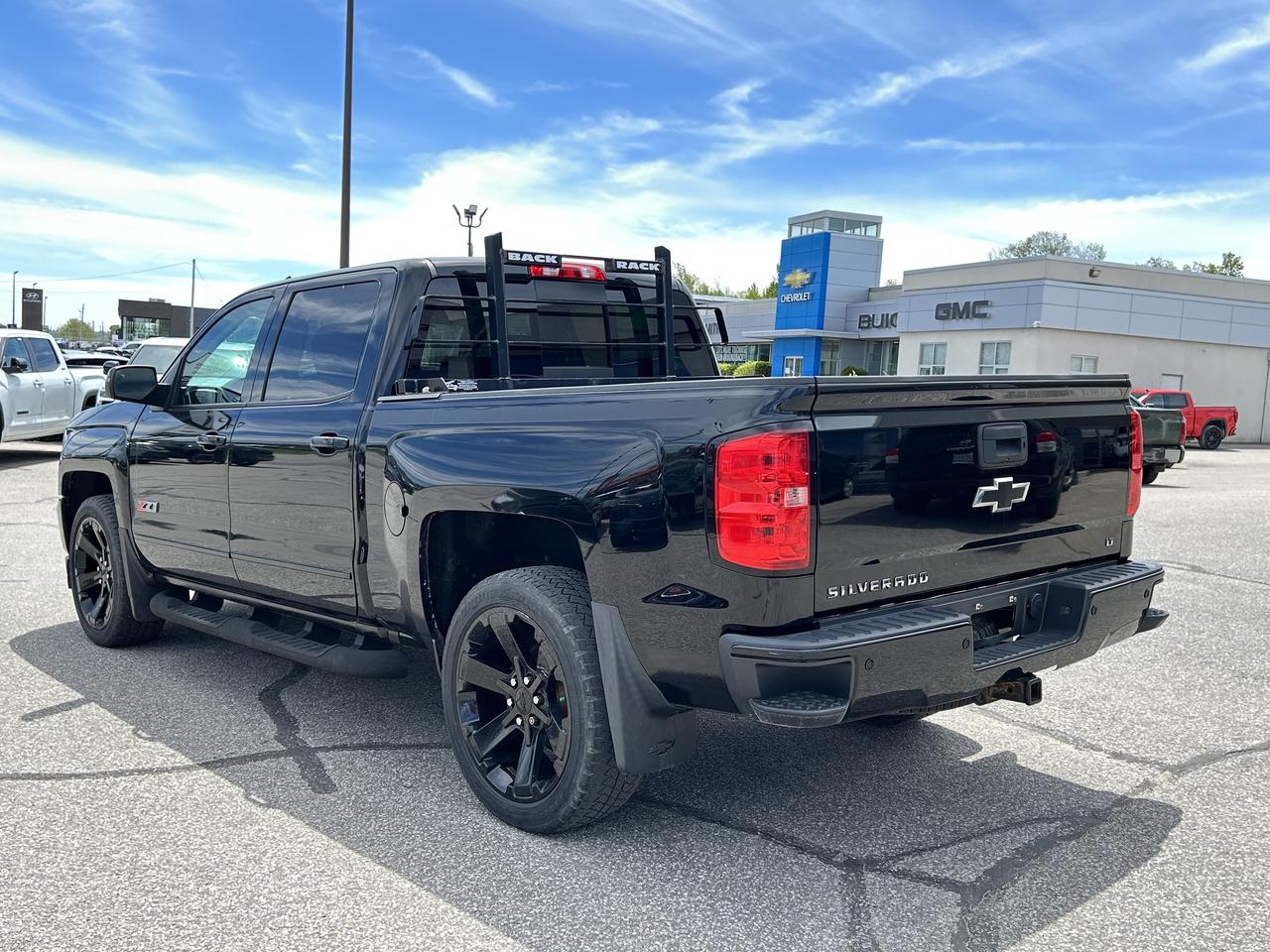 2018 Chevrolet Silverado 1500 4WD Crew Cab 143.5  LT w-2LT Photo2