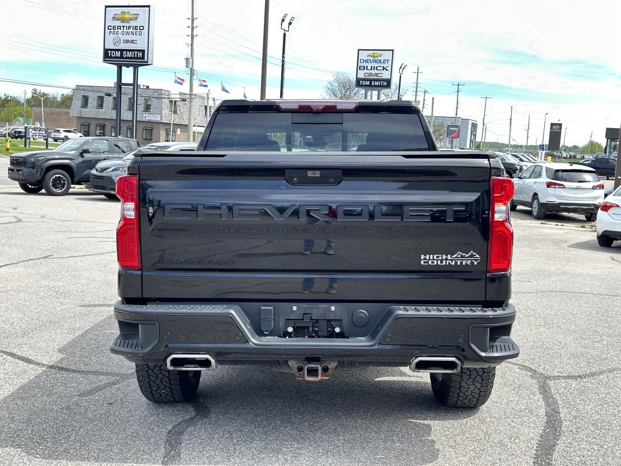 2020 Chevrolet Silverado 1500 4WD Crew Cab 147  High Country Photo3