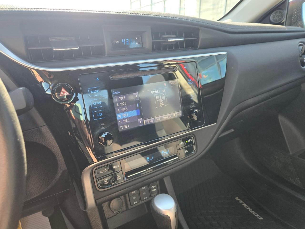 2018 Toyota Corolla LE CVT Photo