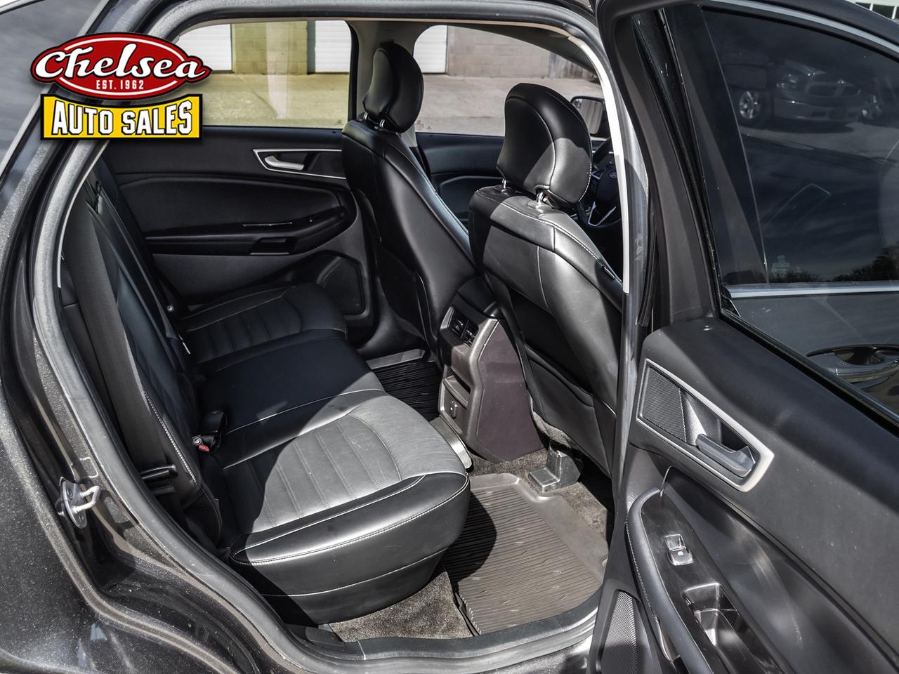 2018 Ford Edge SEL AWD Photo
