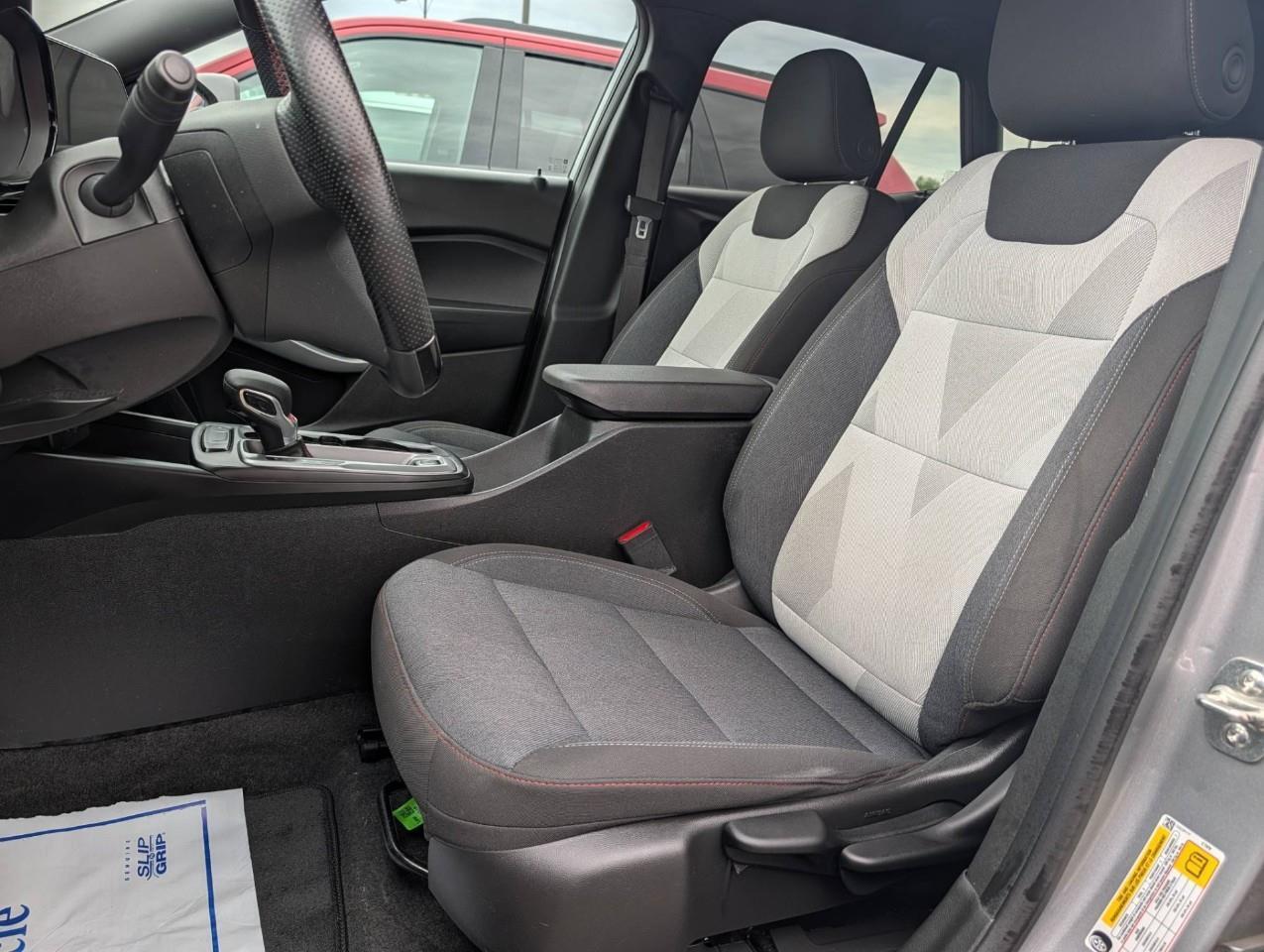 2025 Chevrolet Trax 1RS One owner/ No accidents Photo