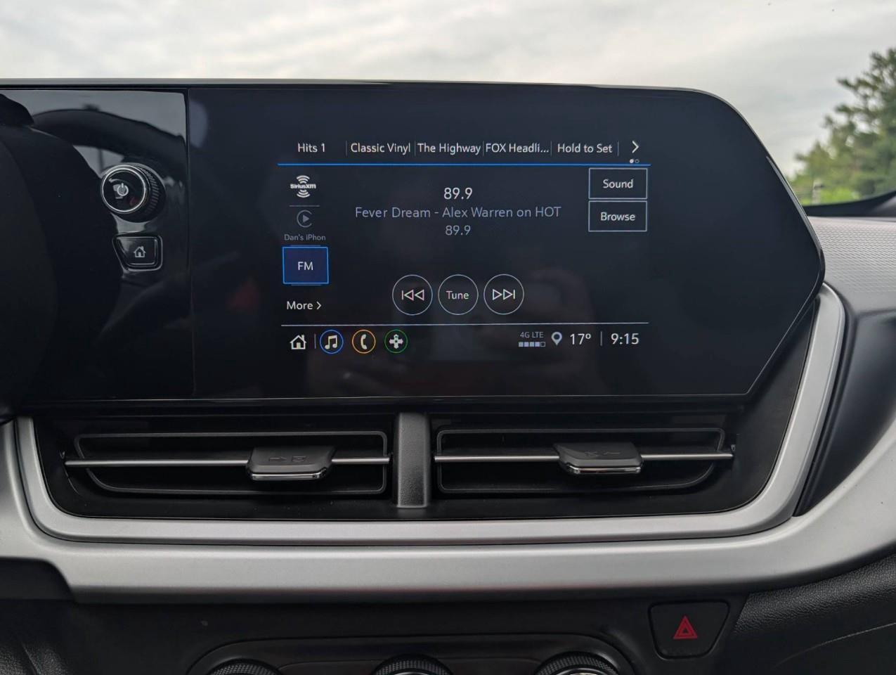 2025 Chevrolet Trax 1RS One owner/ No accidents Photo