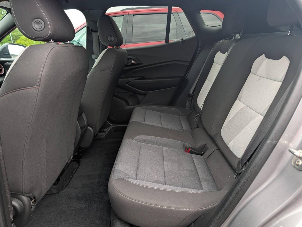 2025 Chevrolet Trax 1RS One owner/ No accidents Photo