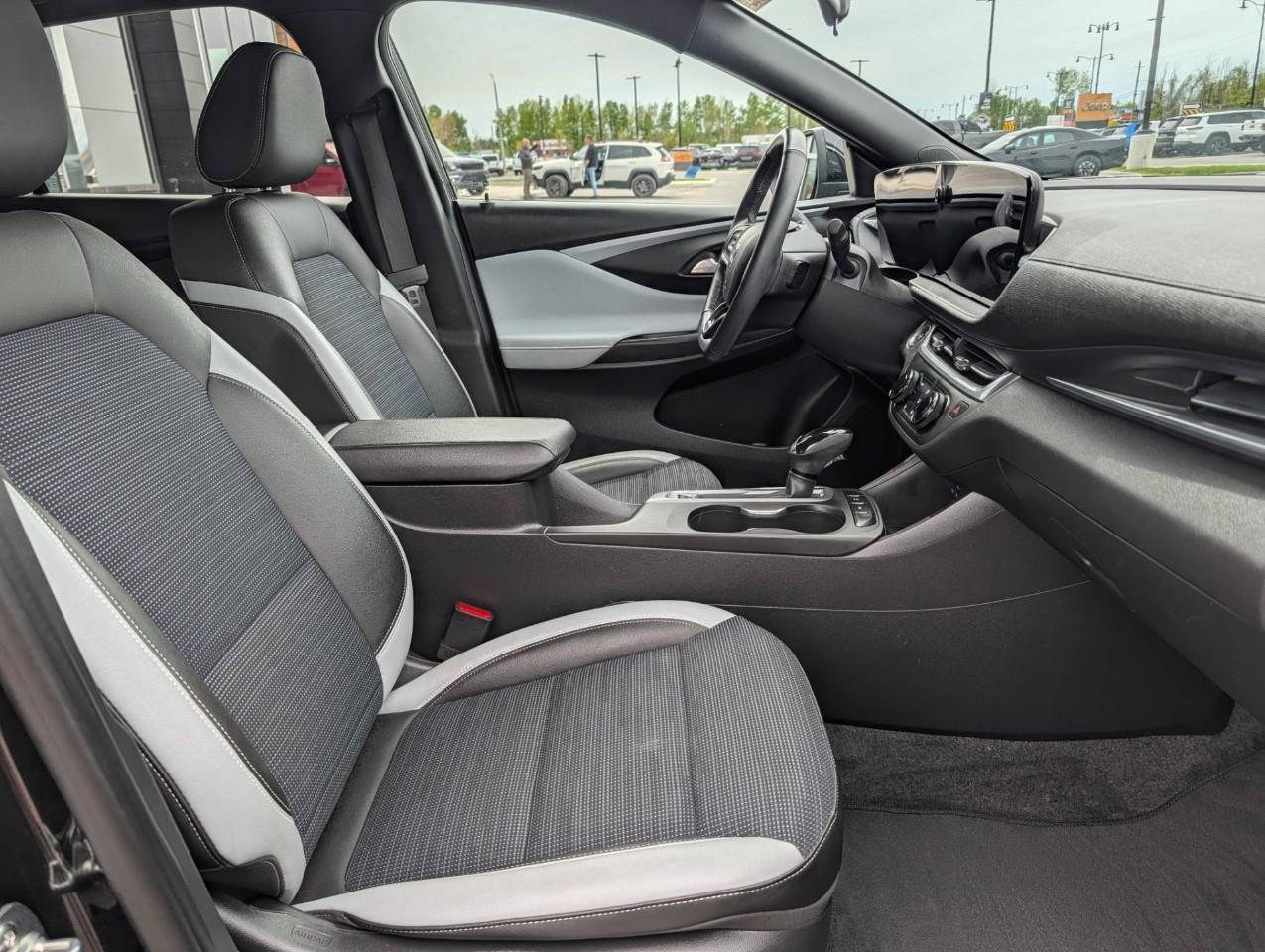 2024 Buick Envista Preferred Photo