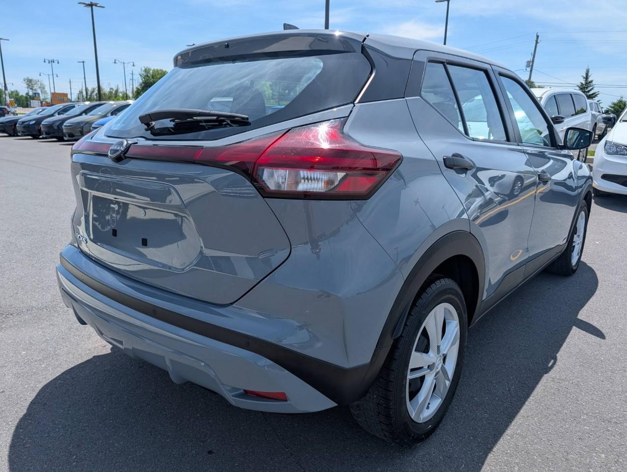 2024 Nissan Kicks S Low kms/ No accidents Photo