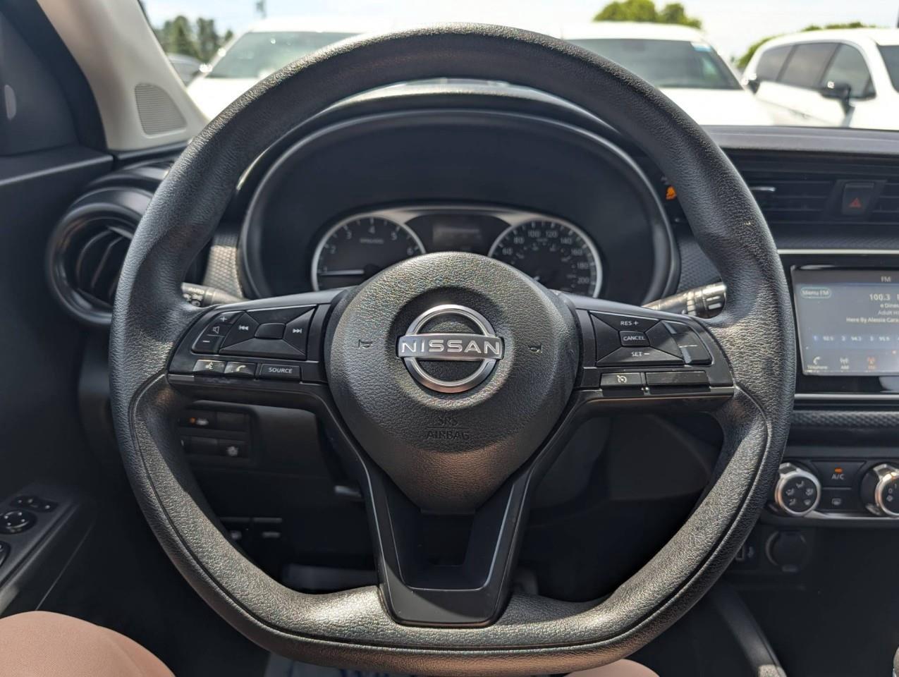 2024 Nissan Kicks S Low kms/ No accidents Photo