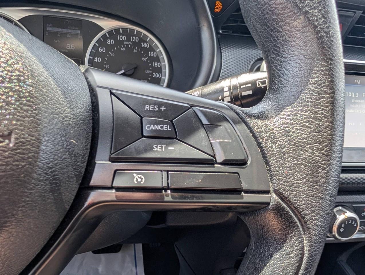 2024 Nissan Kicks S Low kms/ No accidents Photo