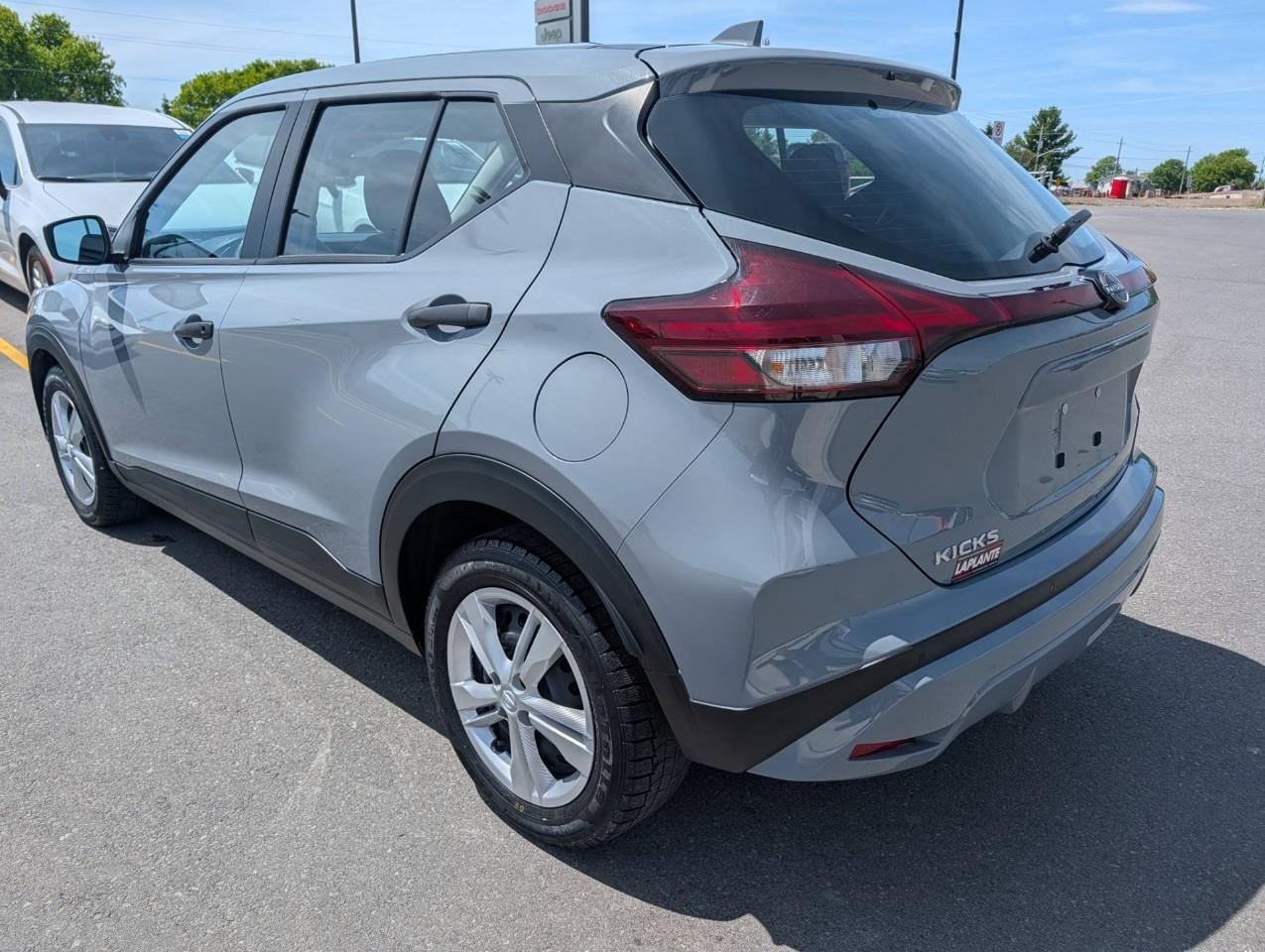2024 Nissan Kicks S Low kms/ No accidents Photo