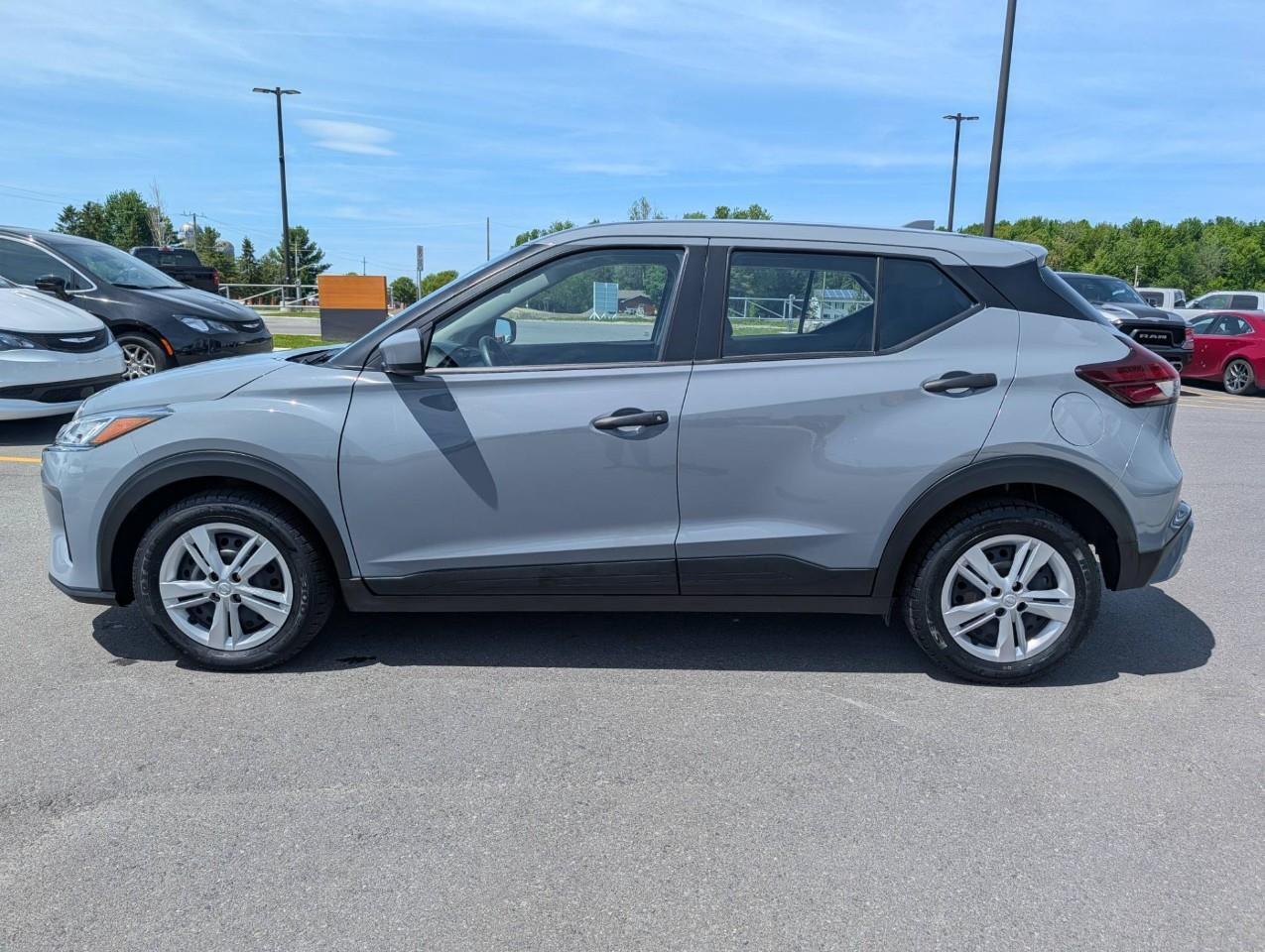 2024 Nissan Kicks S Low kms/ No accidents Photo