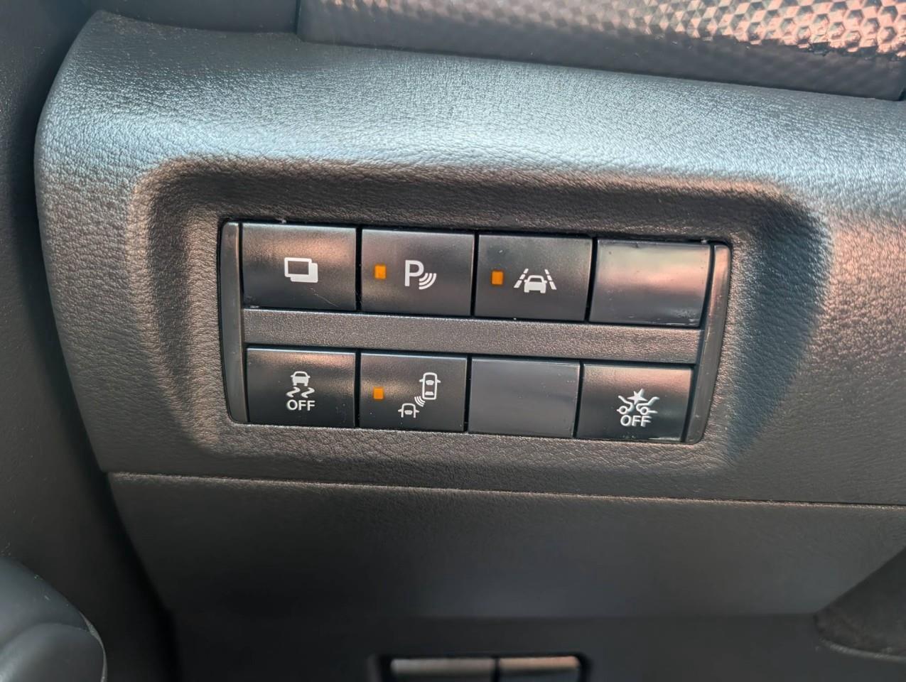 2024 Nissan Kicks S Low kms/ No accidents Photo