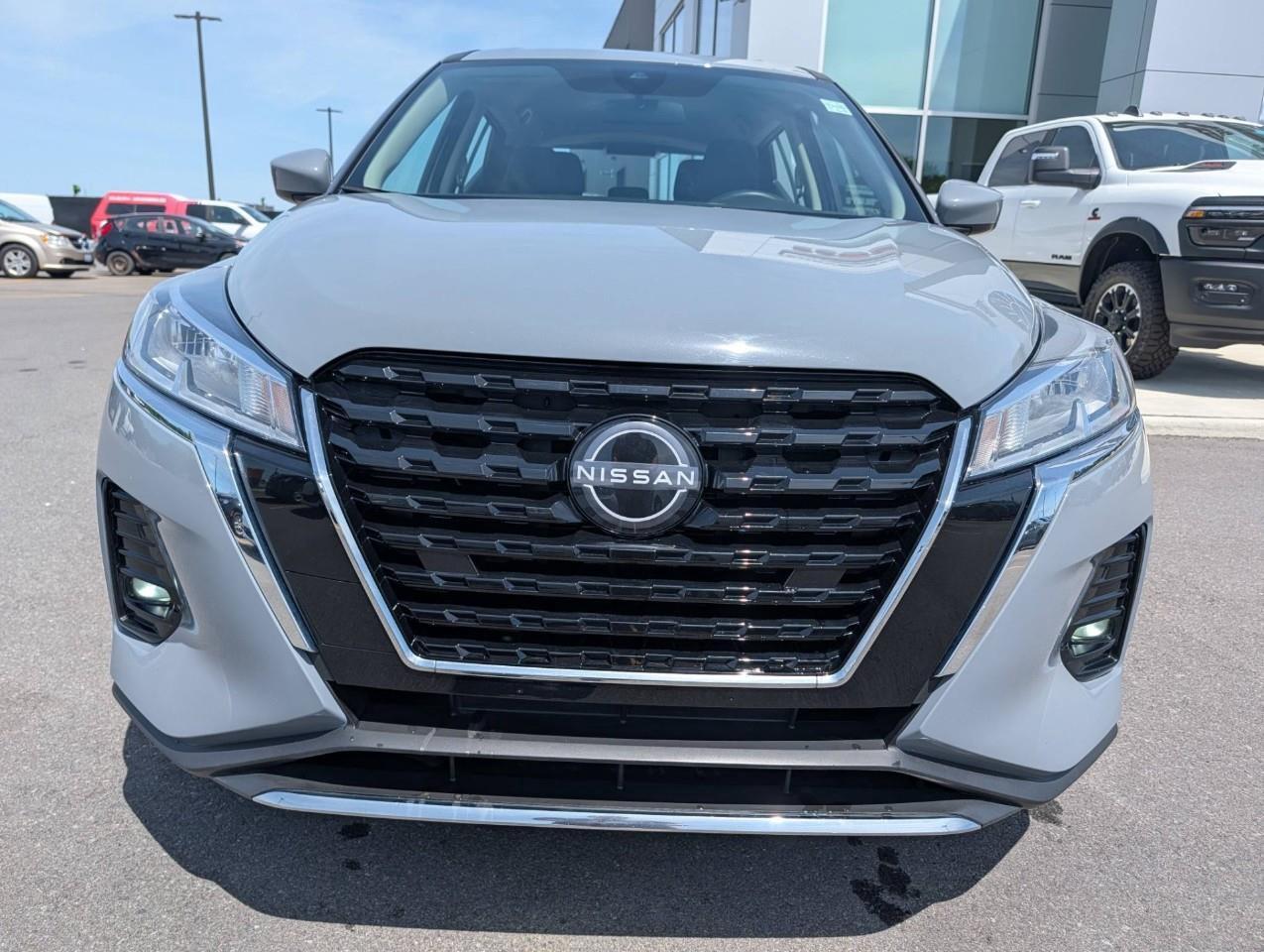 2024 Nissan Kicks S Low kms/ No accidents Photo