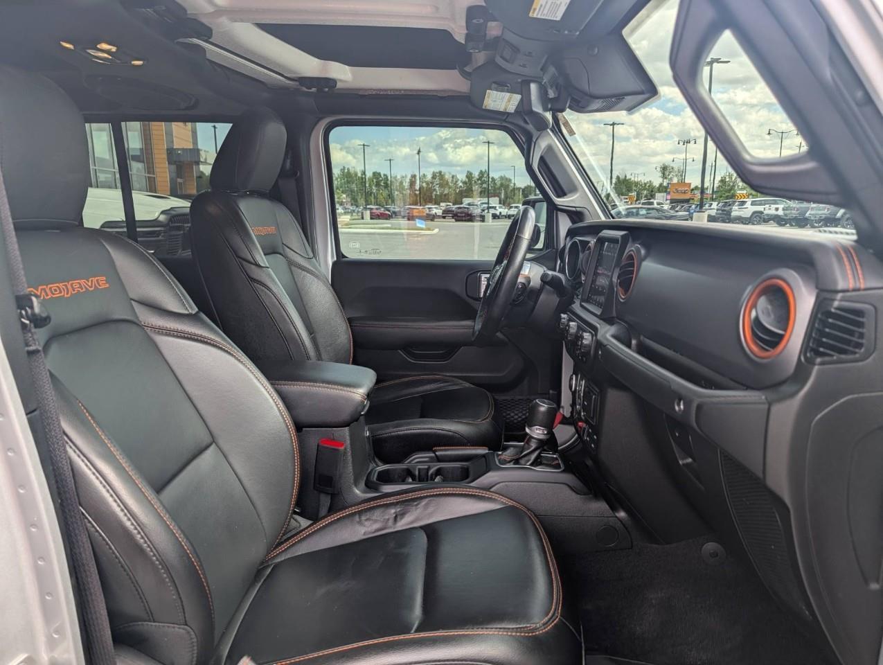 2023 Jeep Gladiator Mojave No accidents / Dual top Photo