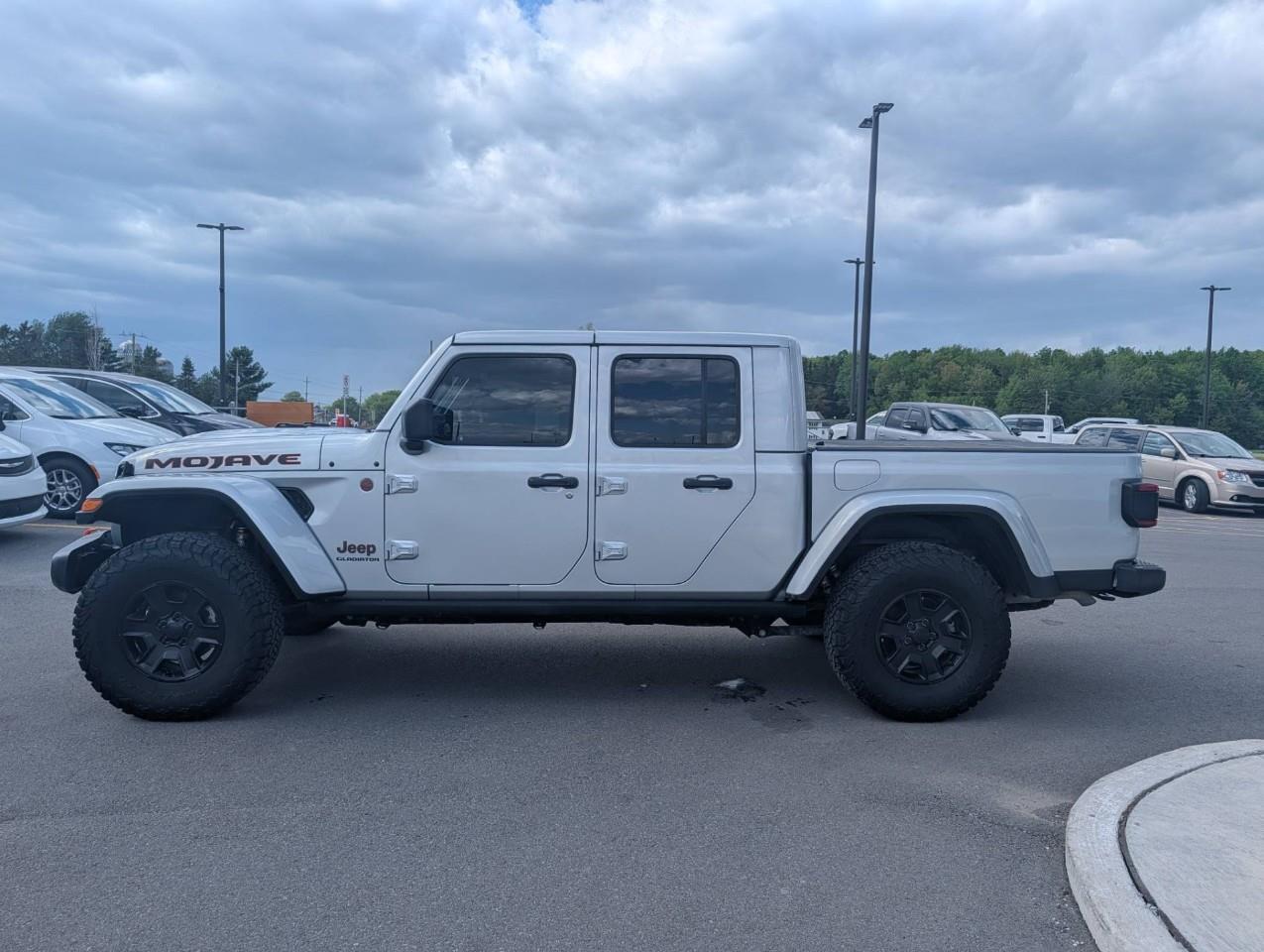 2023 Jeep Gladiator Mojave No accidents / Dual top Photo