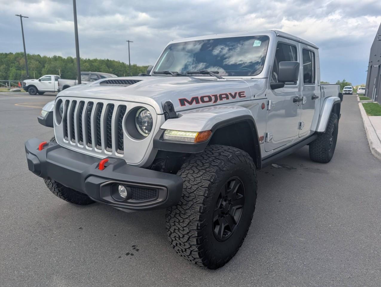 2023 Jeep Gladiator Mojave No accidents / Dual top Photo