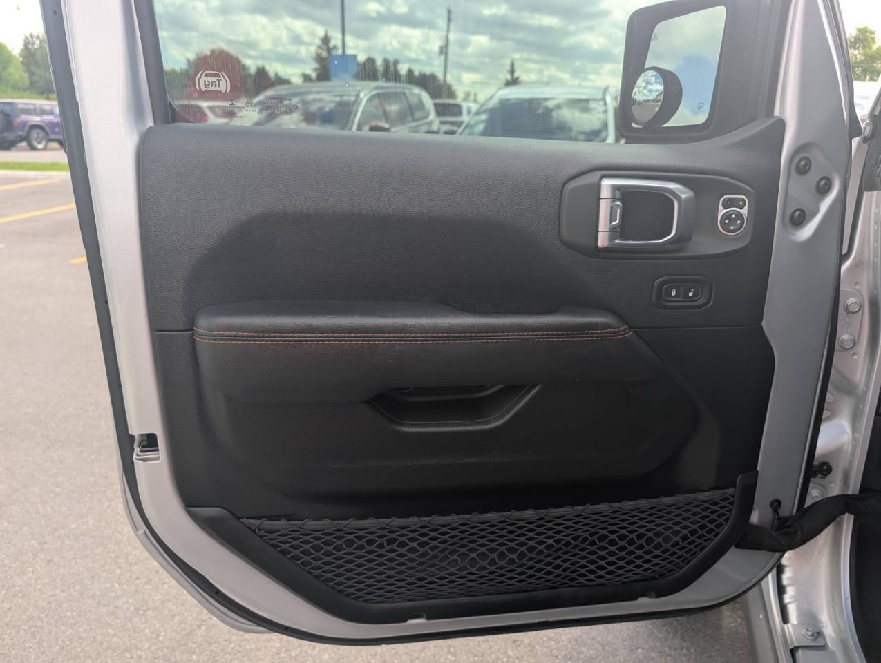 2023 Jeep Gladiator Mojave No accidents / Dual top Photo