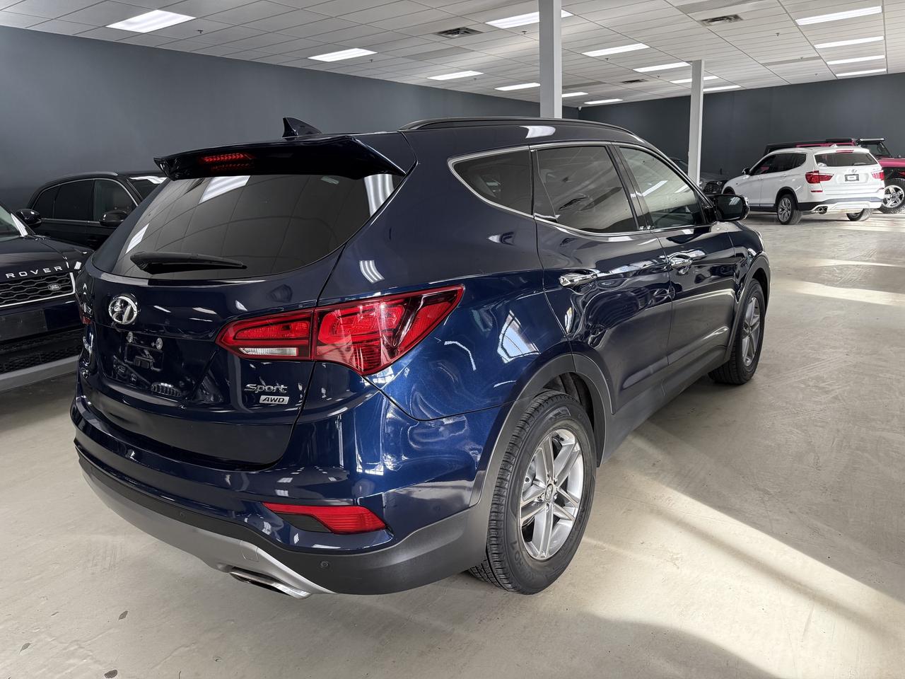 2017 Hyundai Santa Fe Sport AWD 4dr 2.4L SE Photo4