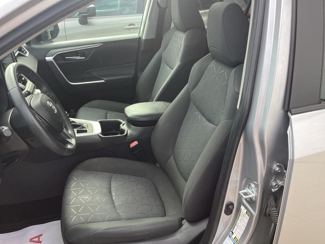 2022 Toyota RAV4 XLE AWD Photo