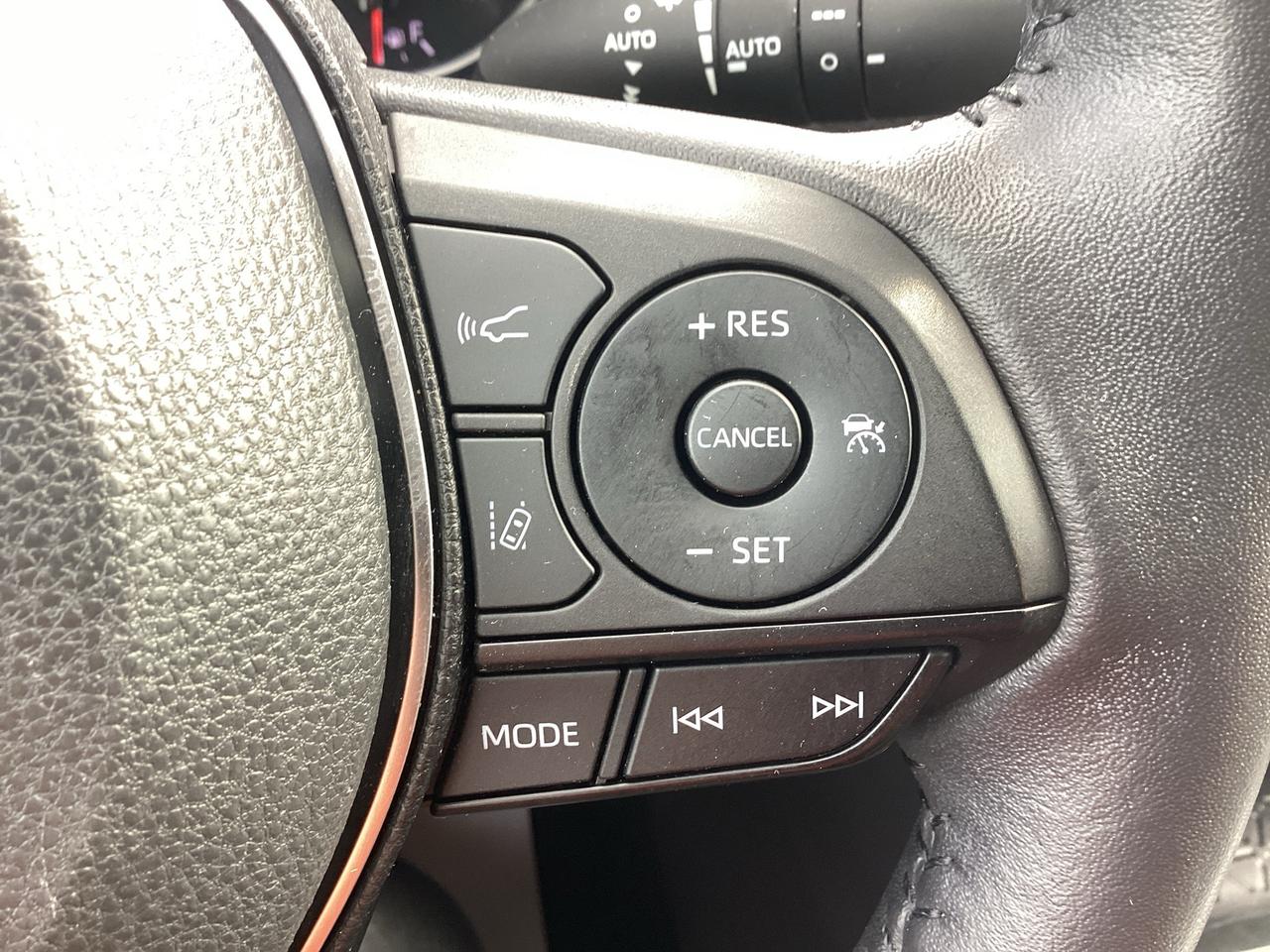 2022 Toyota RAV4 XLE AWD Photo