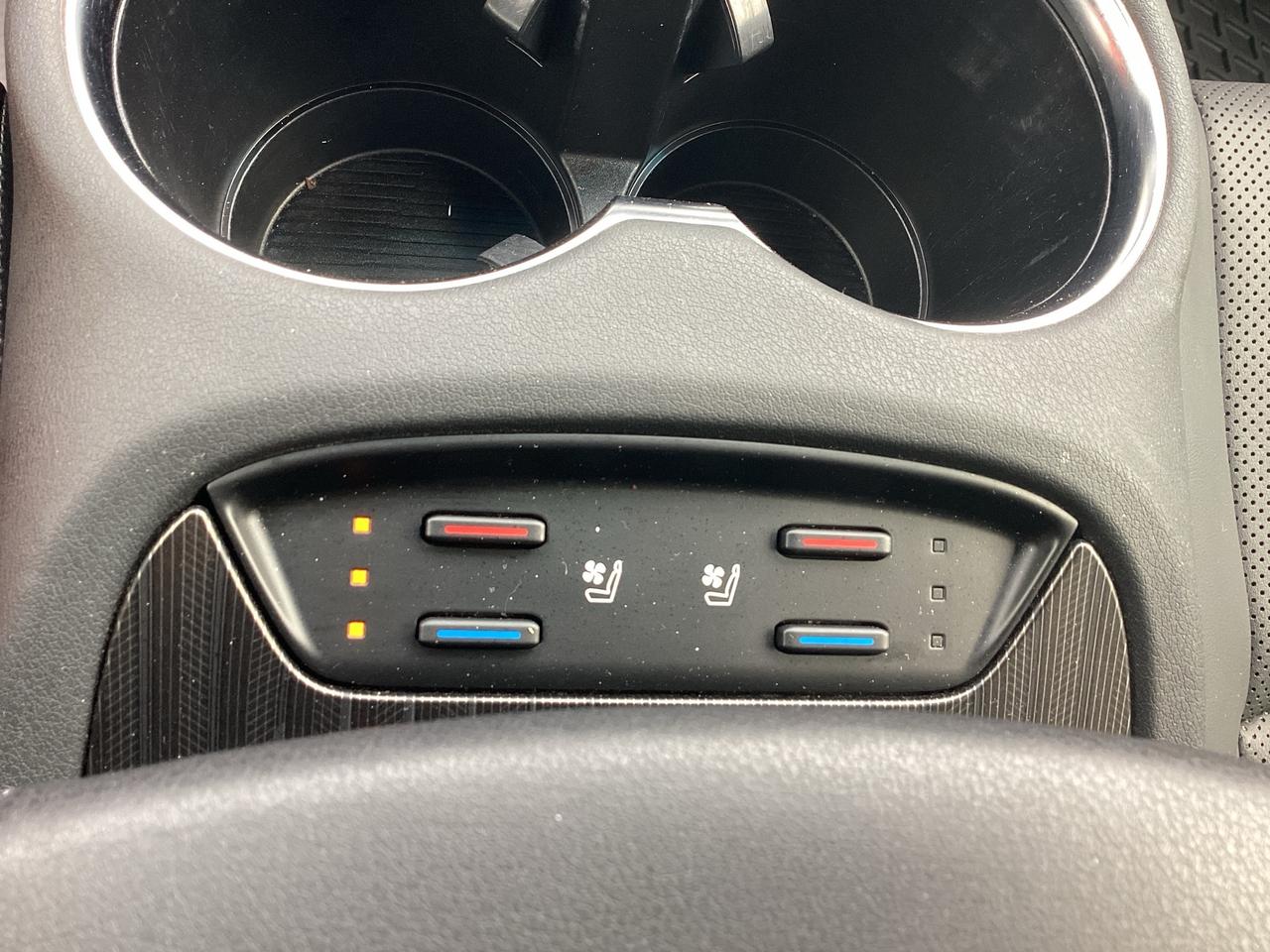 2022 Toyota Venza LIMITED AWD Photo