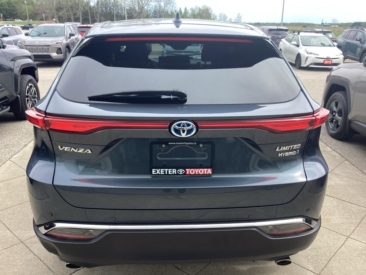 2022 Toyota Venza LIMITED AWD Photo