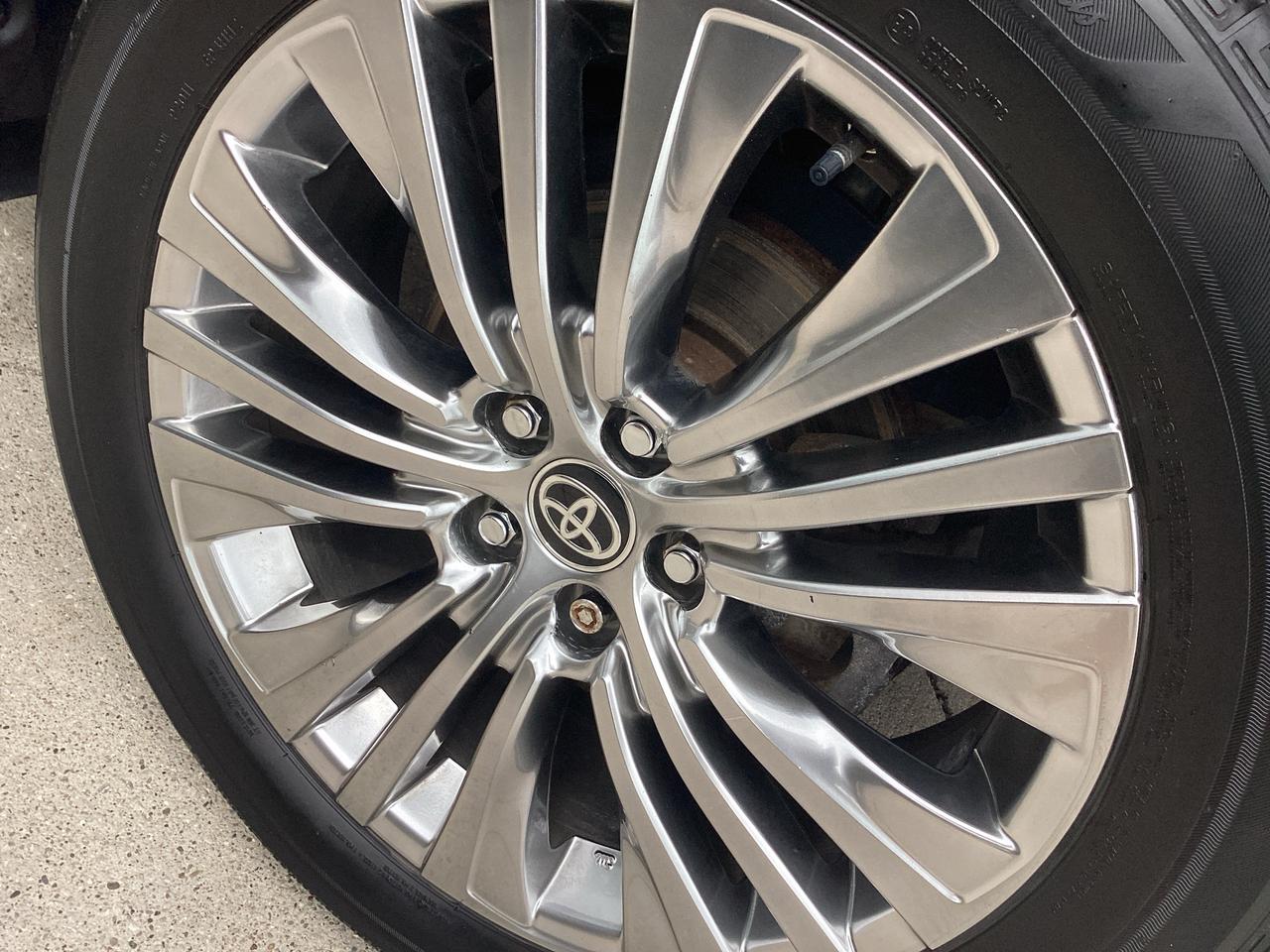 2022 Toyota Venza LIMITED AWD Photo