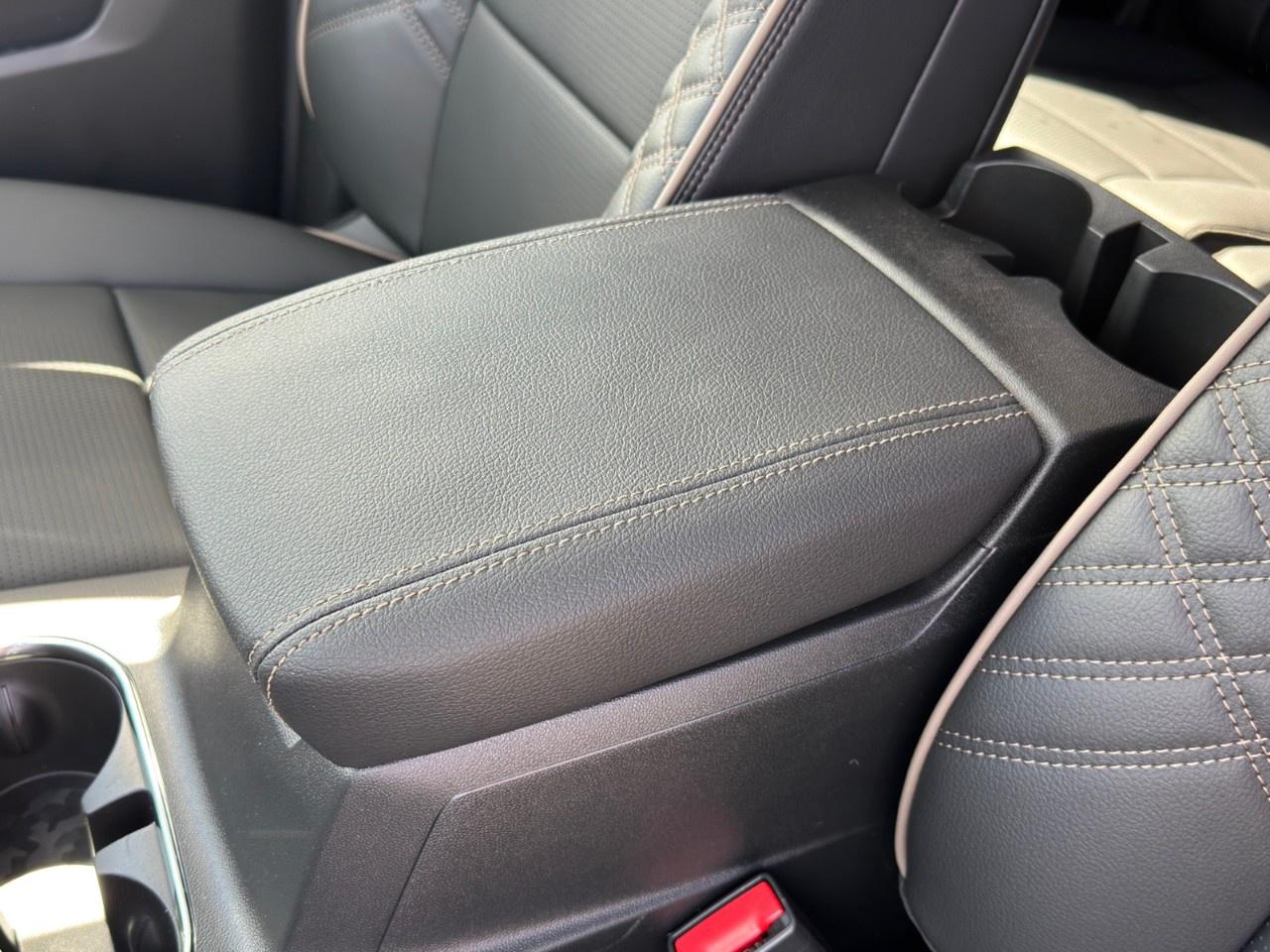 2026 GMC Canyon Crew Cab Short Box 4-Wheel Drive Denali Photo