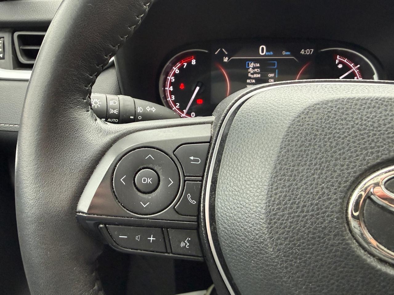 2025 Toyota RAV4 XLE AWD, PREMIUM, LEATHER, SUNROOF Photo