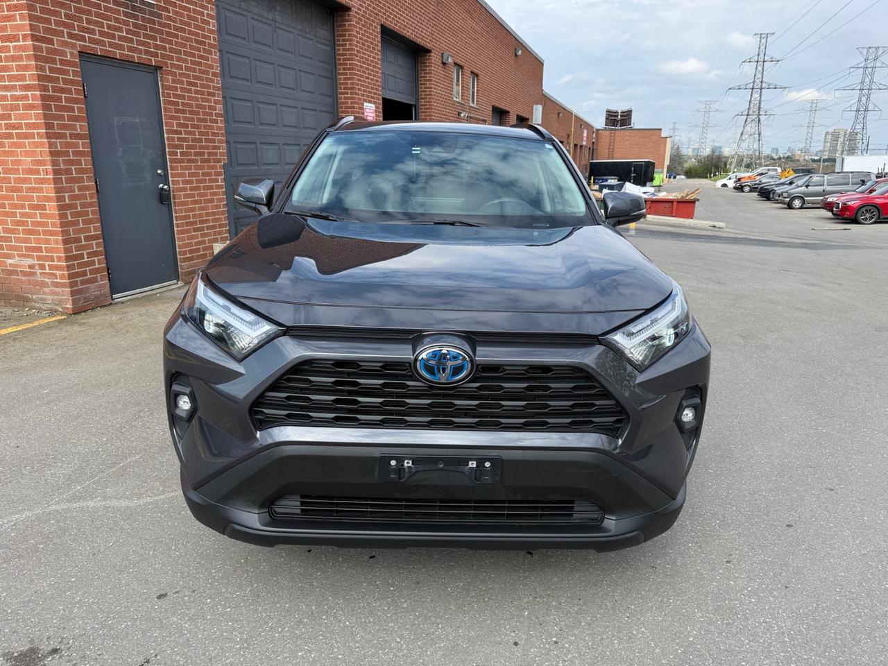 2024 Toyota RAV4 Hybrid XLE AWD PREMIUM, LEATHER, SUNROOF Photo