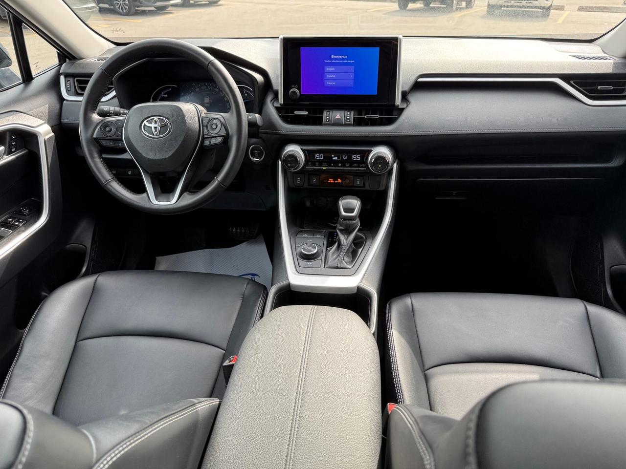 2024 Toyota RAV4 Hybrid XLE AWD PREMIUM, LEATHER, SUNROOF Photo