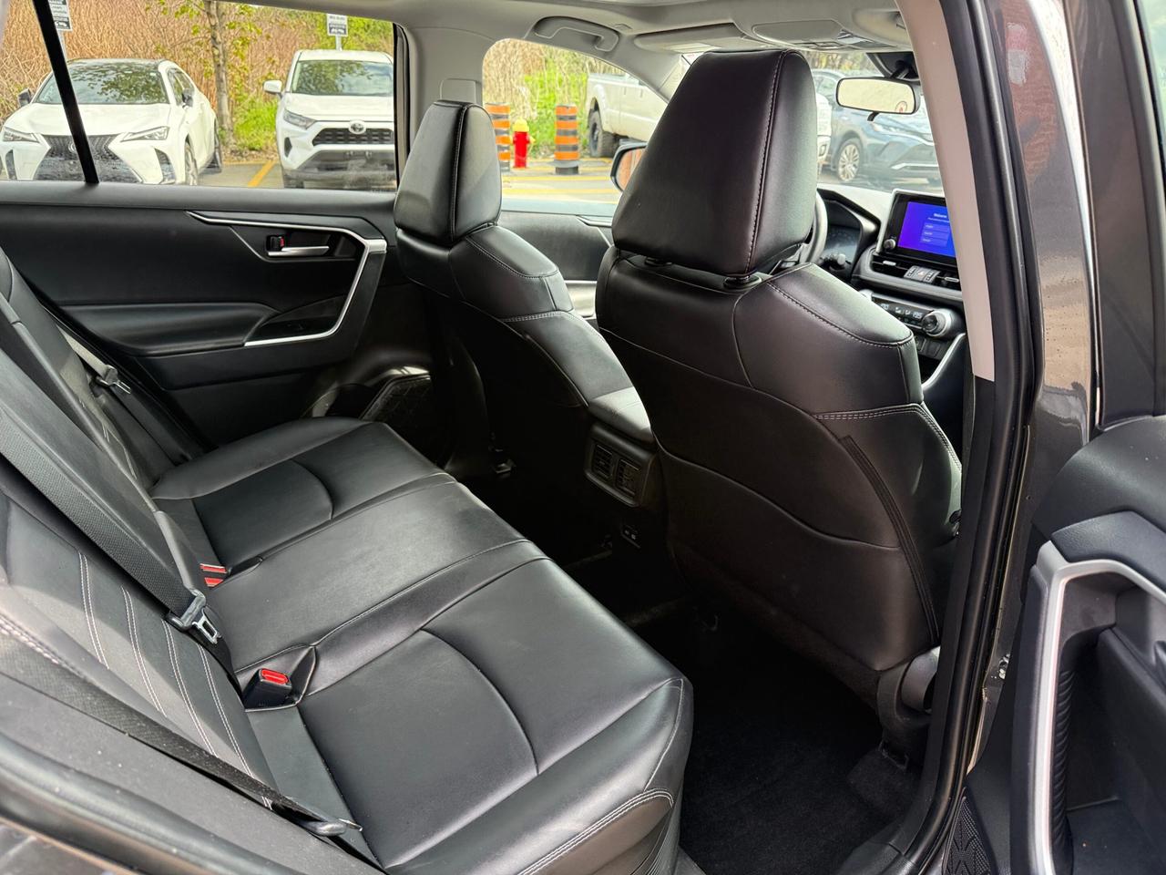 2024 Toyota RAV4 Hybrid XLE AWD PREMIUM, LEATHER, SUNROOF Photo